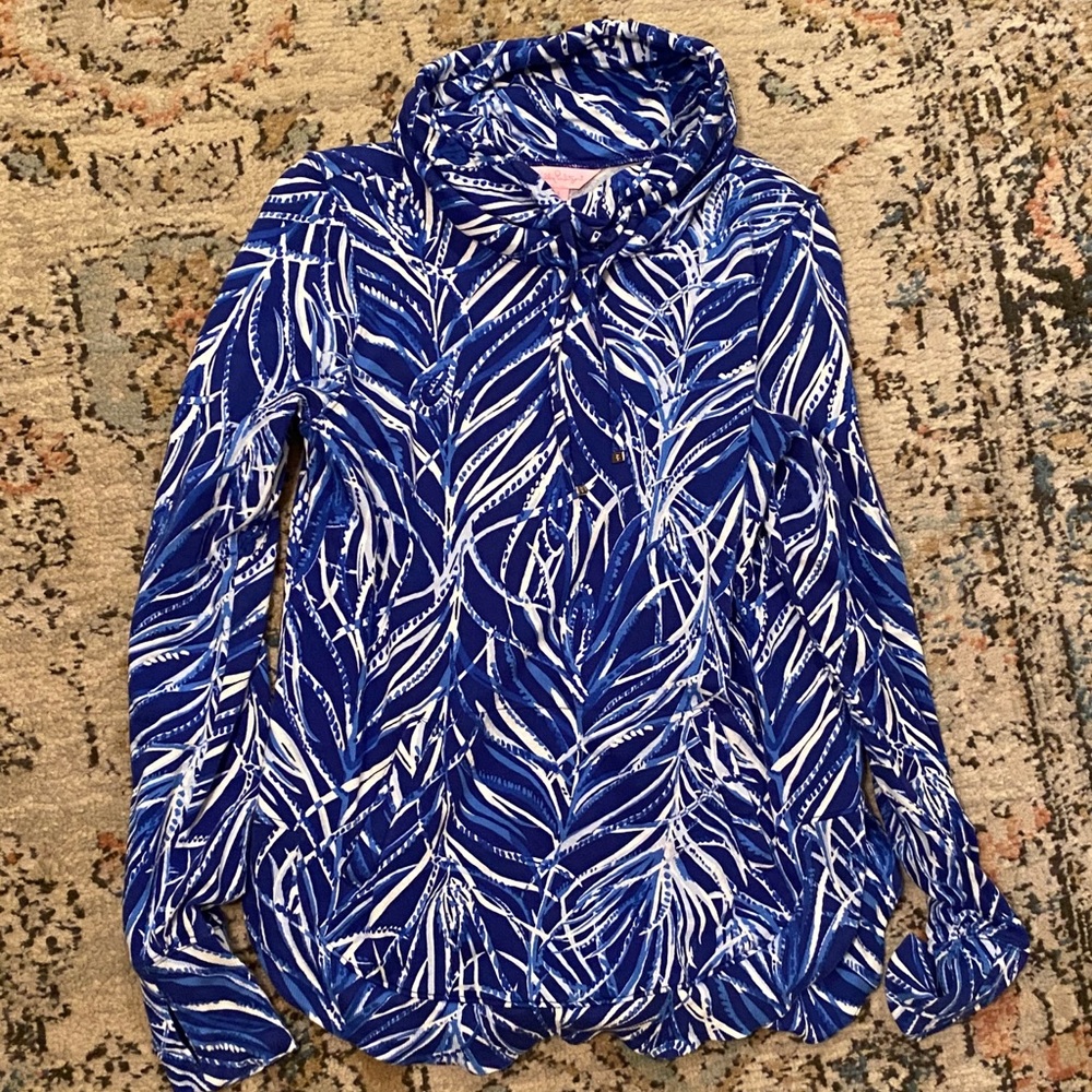 Lilly cow neck pop over